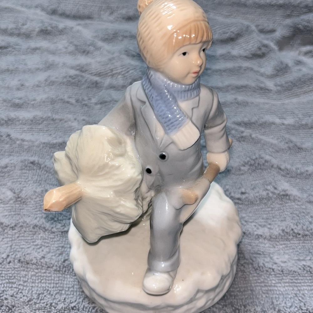 Vintage, Japan global art, ceramic, hand painted, rotating music box